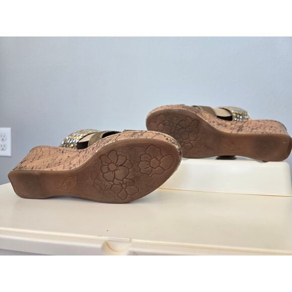 BOC Born Wedge Sandals 8M Gold Silver Slip On Comfort Slides Cork Heel Shoes - Picture 3 of 7